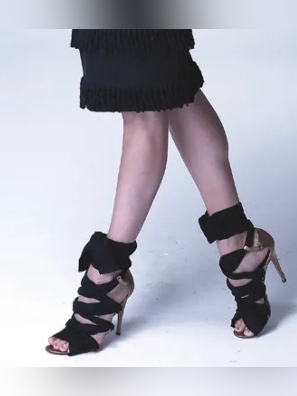 ISO MANOLO BLAHNIK JUAN CARLOS OBANDO GLADIATOR gold and black RUNWAY HEELS - Picture 2 of 4